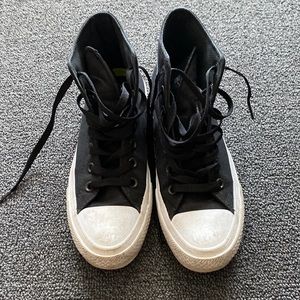 Men’s and Women’s black converse high top sneakers size 5.5/7.5 great condition
